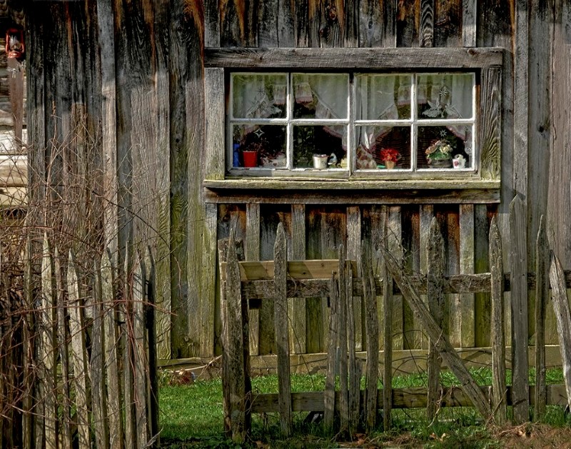 Pioneer Farm Kitchen Window